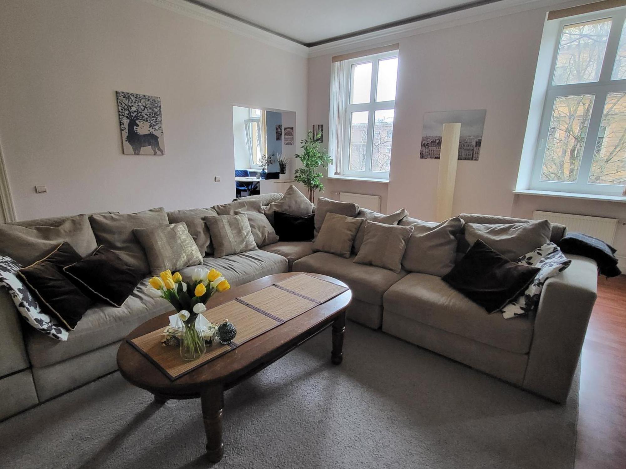 Alunana Lux Jakuzzi Apart, Facade Is Under Renovation, In Riga Art Nouveau Area, Self Check-In Exterior photo